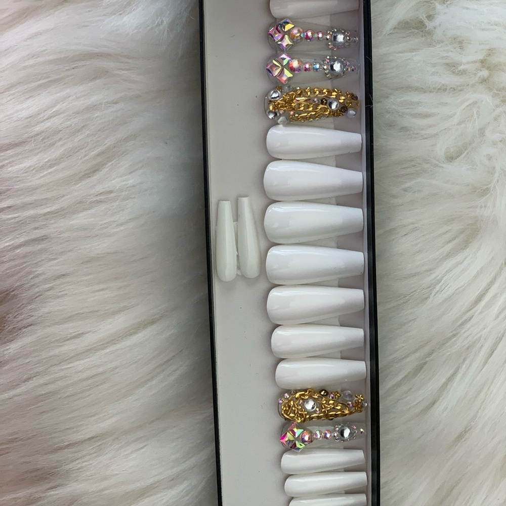 Press on nails-white with gold chain and bling